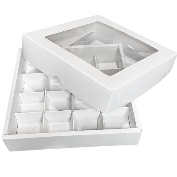Коробка для 16 конфет окном 160*160*3,5 см
